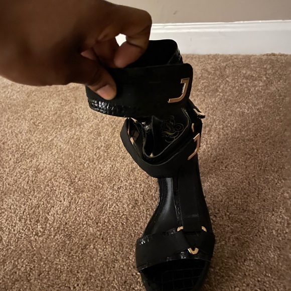 Heels - Picture 3 of 4